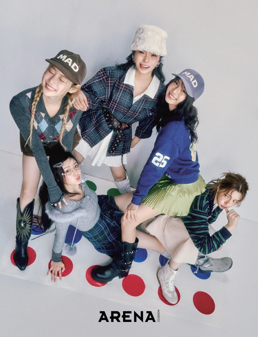 韓国雑誌「ARENA HOMME+ KOREA アリーナオムプラスコリア」2025年12月号【表紙：パク・ボゴム】（和訳付）［送料込］